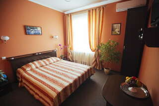 Гостиница Версаль Старый Оскол Большой двухместный номер с 1 кроватью-1