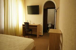 Гостиница Версаль Старый Оскол Двухместный номер Делюкс с 1 кроватью-4